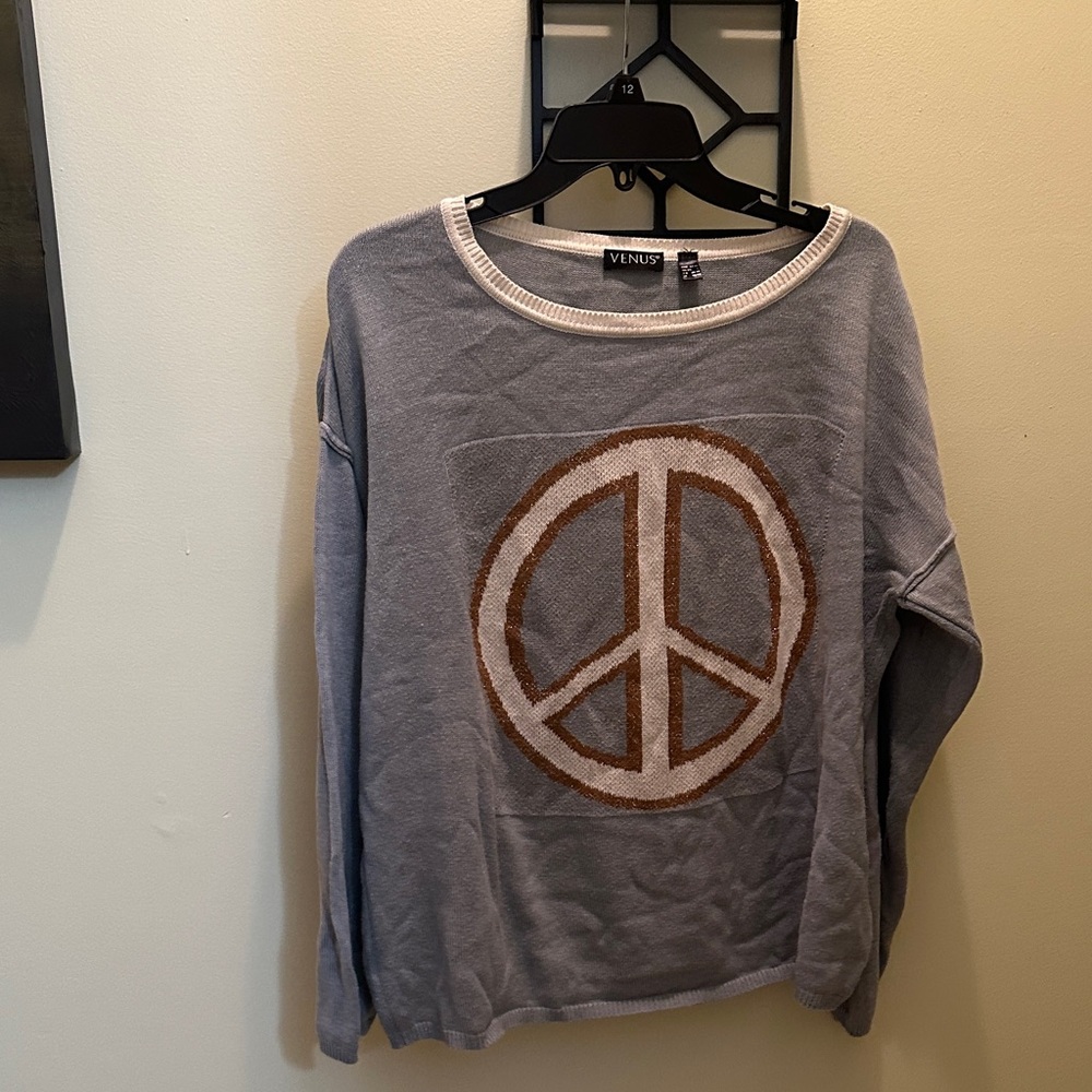 Vilagallo Gray Pullover with Brown Peace Emblem